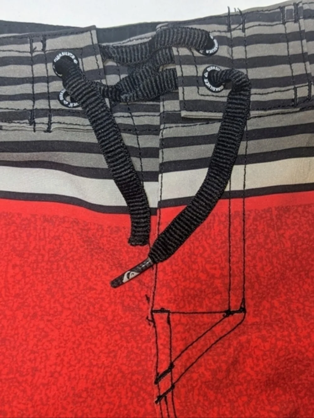 Quiksilver Rashguard + Boardshorts - Picture 11 of 11